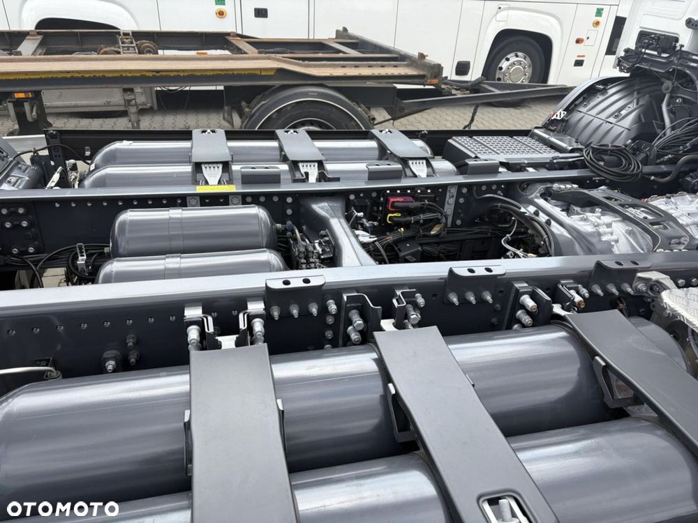 Scania L 340 B6x2*4NB - 6