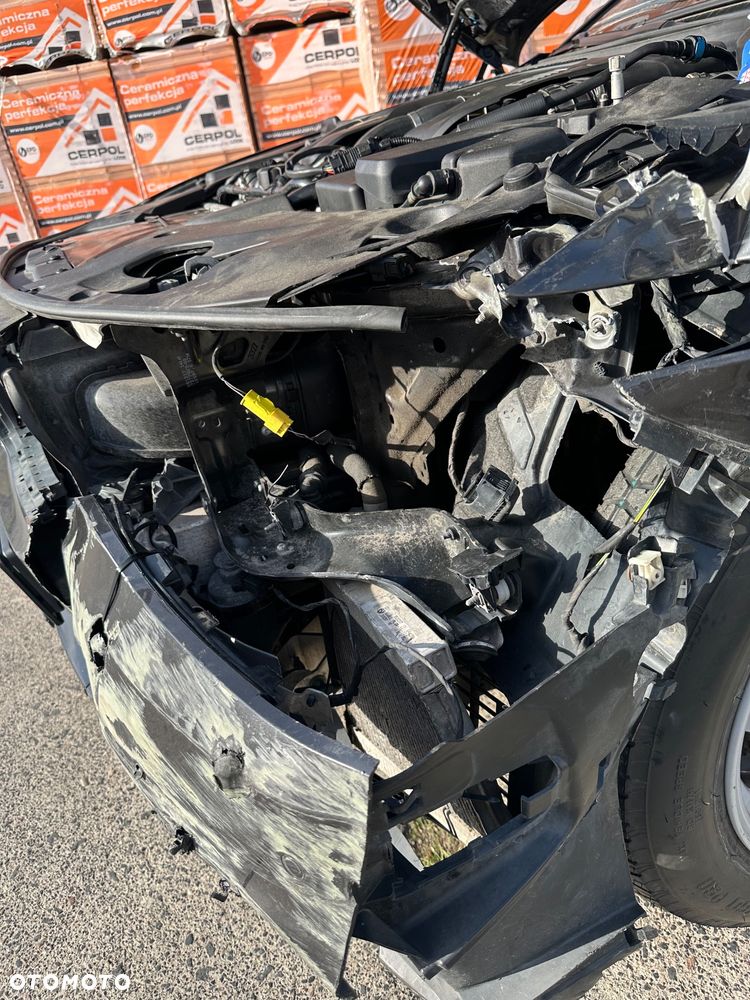 BMW Seria 5 M550i xDrive sport - 31