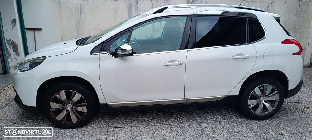 Peugeot 2008 1.2 VTi Allure - 1