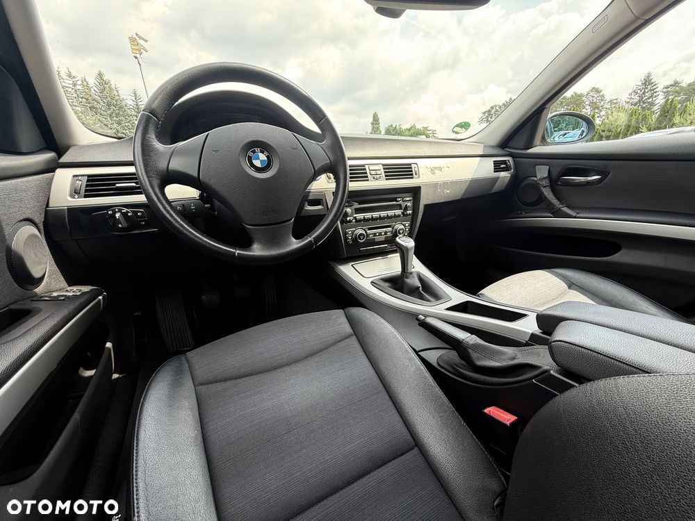 BMW Seria 3 318i - 16