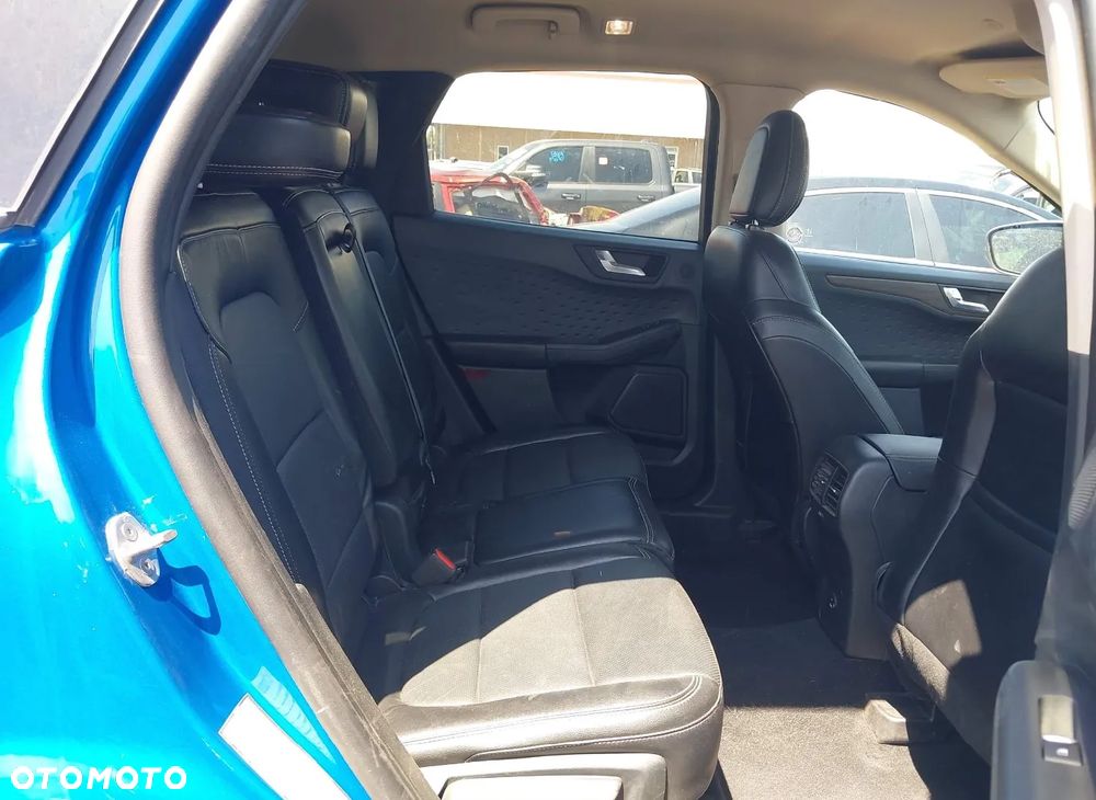 Ford Escape 2.0 EcoBoost AWD Titanium - 11