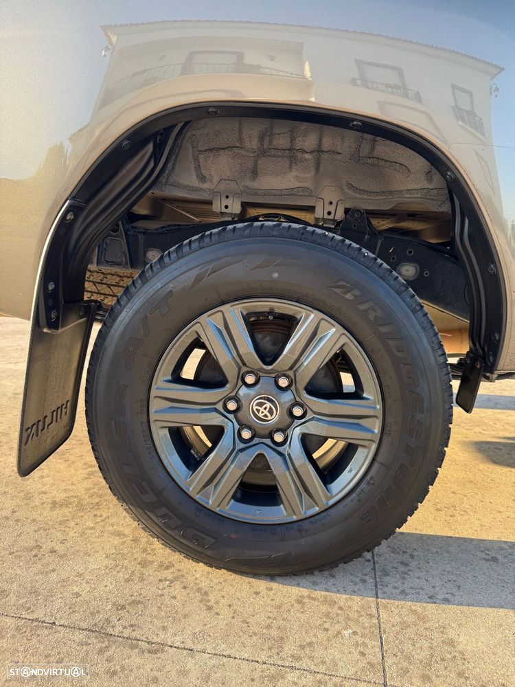 Toyota Hilux 2.4 D-4D 4WD Trial - 14