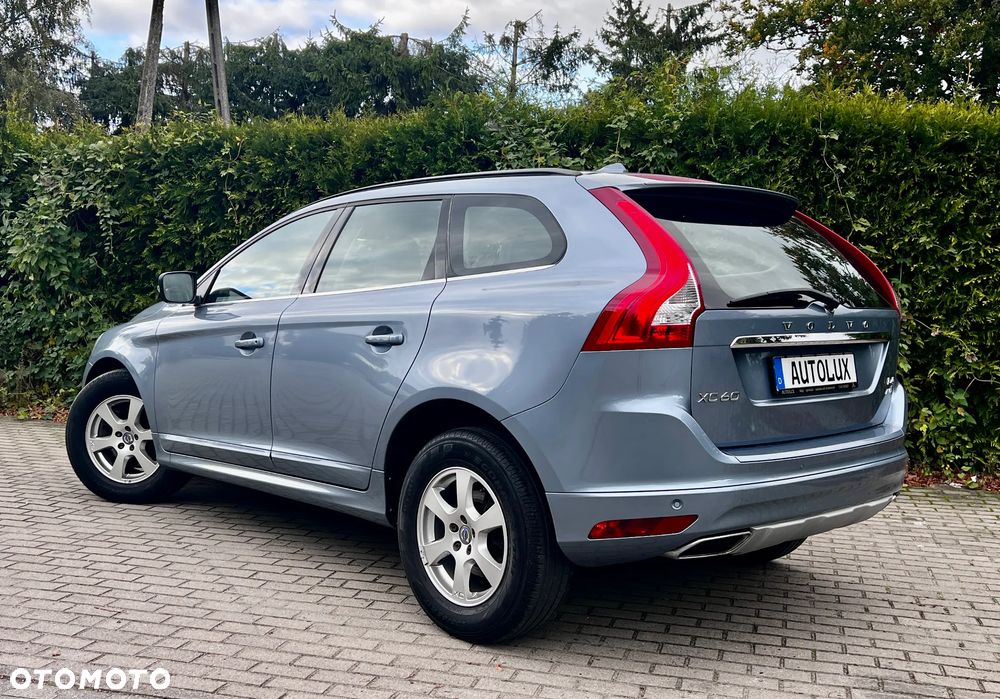 Volvo XC 60 D4 AWD Geartronic Summum - 4