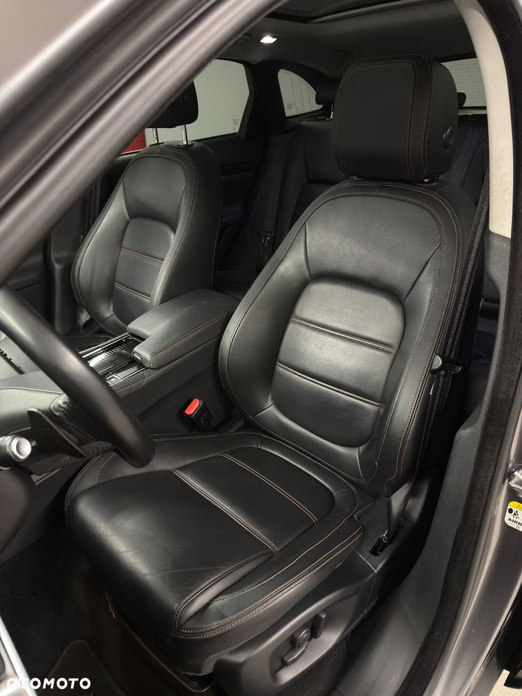 Jaguar F-Pace 2.0 i4D AWD Prestige - 8