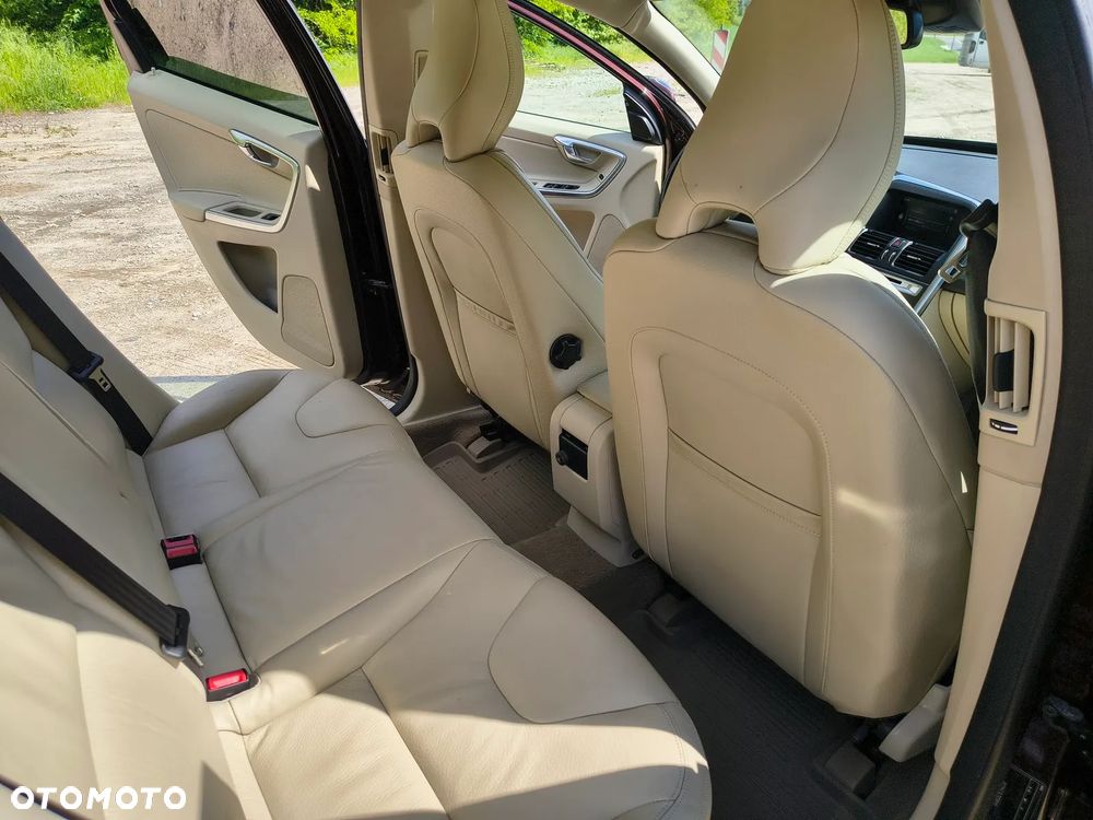 Volvo XC 60 T6 AWD Edition Pro - 12