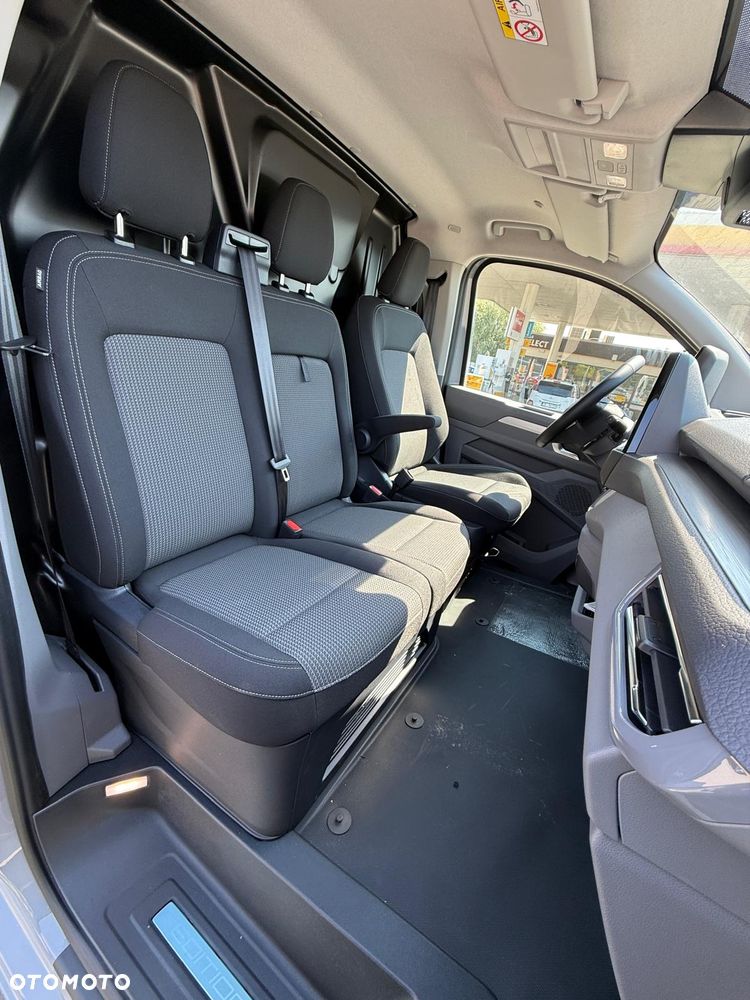 Volkswagen Transporter T7 - 13