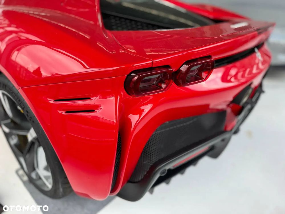 Ferrari SF90 Spider - 9
