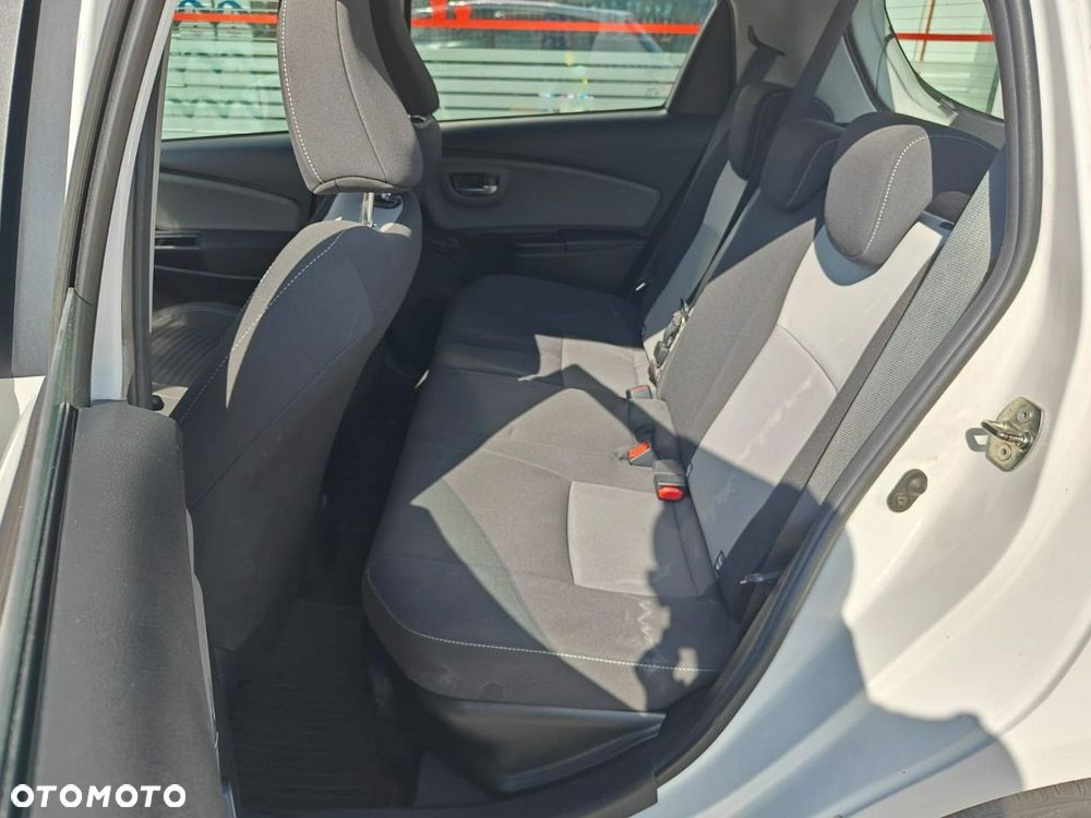 Toyota Yaris - 16