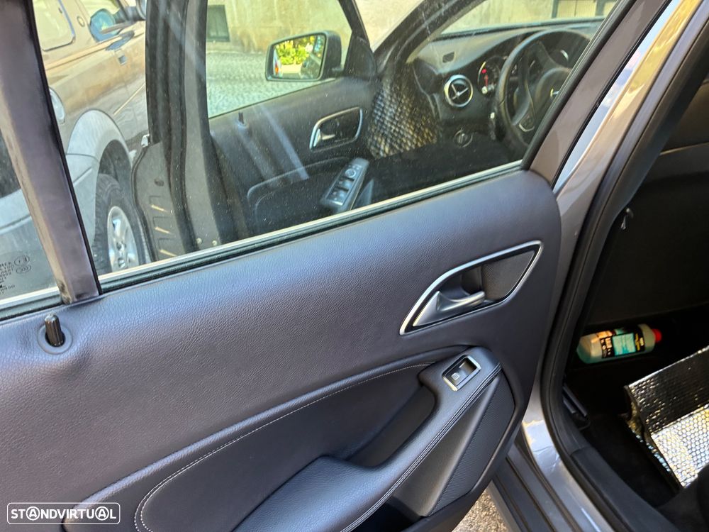 Mercedes-Benz GLA 180 d Style - 13