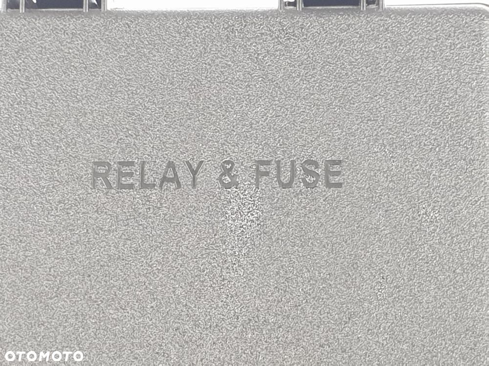 TOYOTA COROLLA E21 1.8h od 2019r Pokrywa Skrzynki Bezpieczników - 13