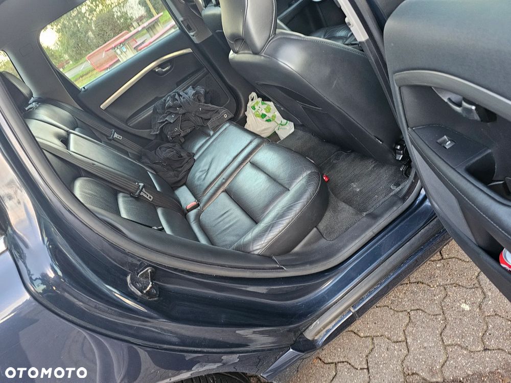 Volvo V70 D3 Momentum - 6