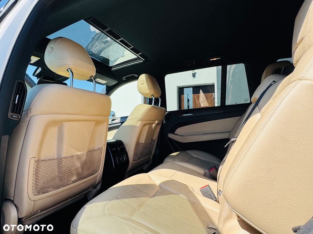Mercedes-Benz GLS - 29