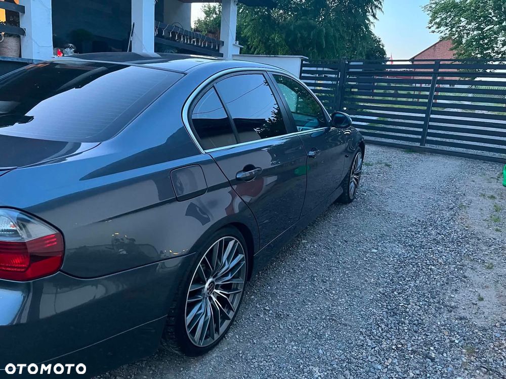 BMW Seria 3 330i - 3