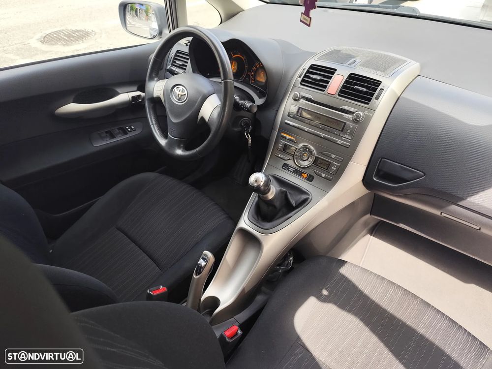 Toyota Auris 1.4 D-4D Sol - 14