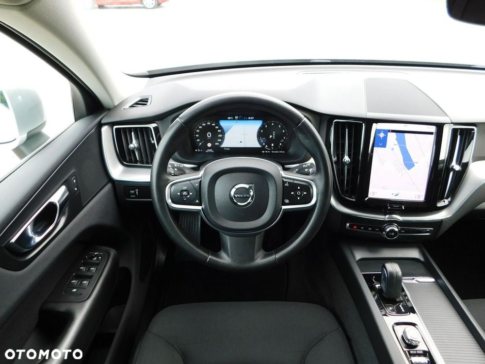 Volvo XC 60 B4 B Momentum Pro - 7
