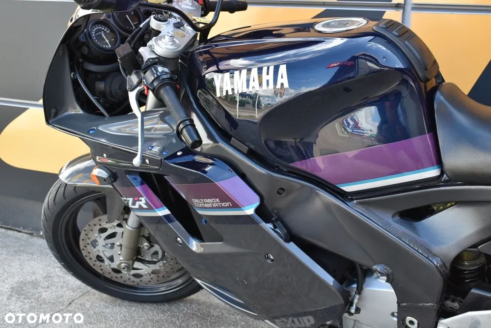 Yamaha FZR - 14