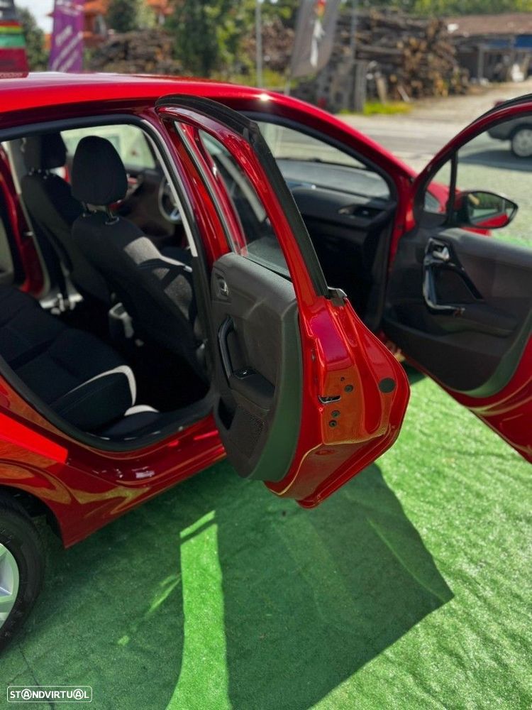 Peugeot 208 PureTech 82 Stop & Start Signature - 13
