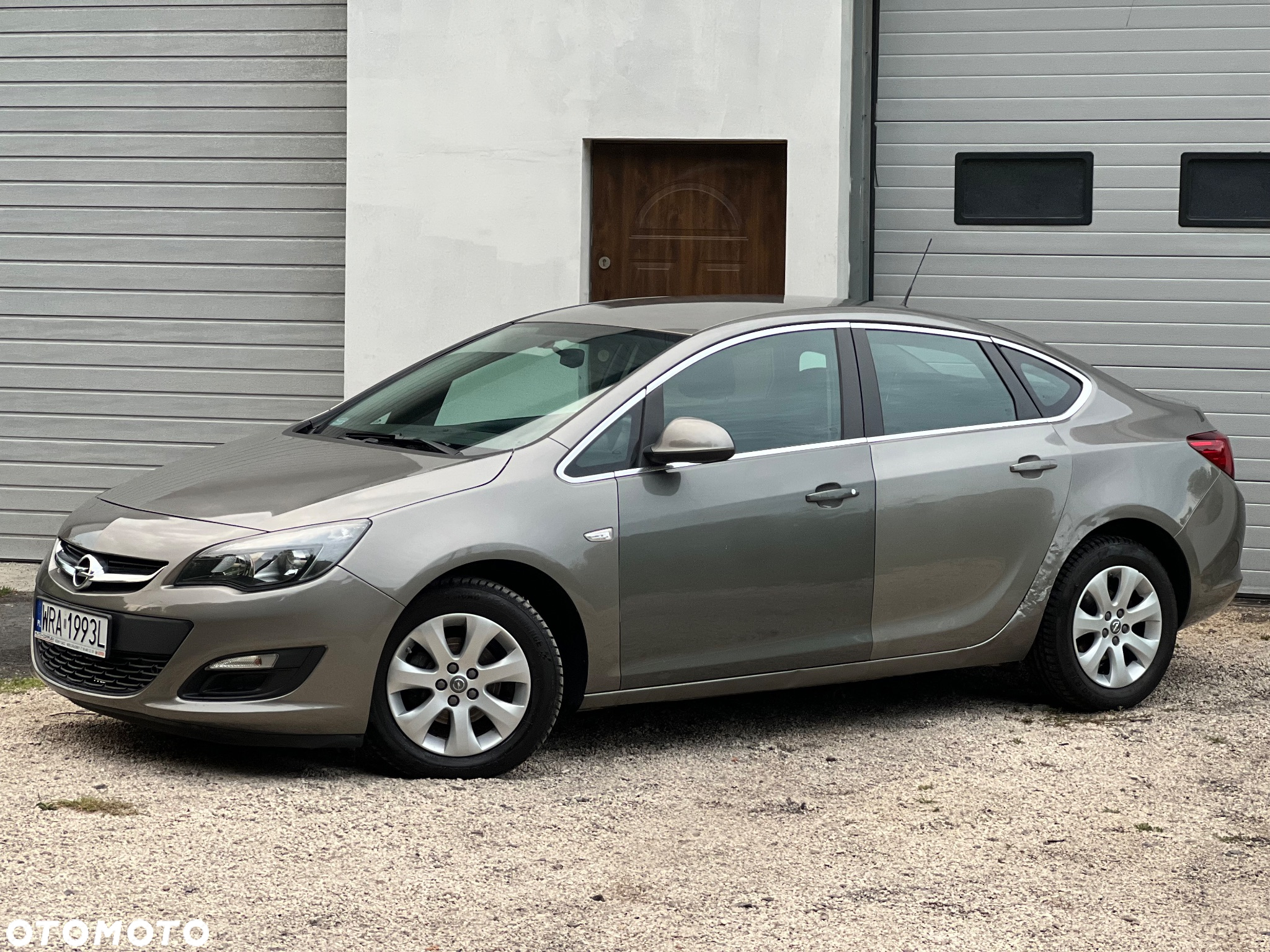 Opel Astra IV 1.4 T Business S&S - 8