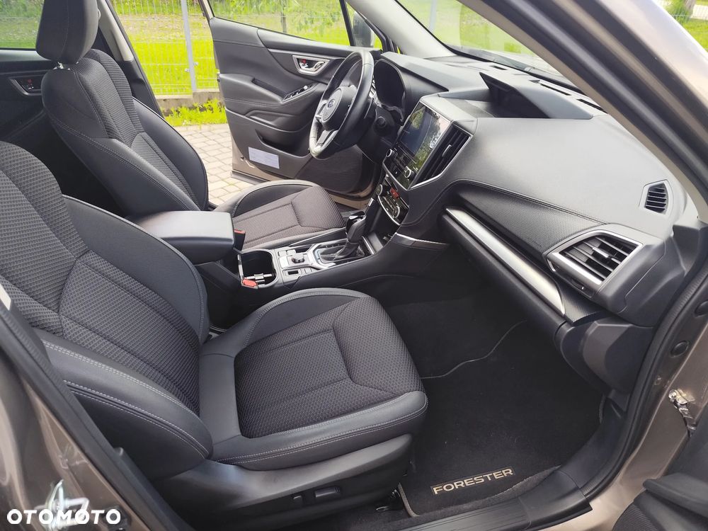 Subaru Forester ver-2-0-i-exclusive-special-eyesight-lineartronic - 27