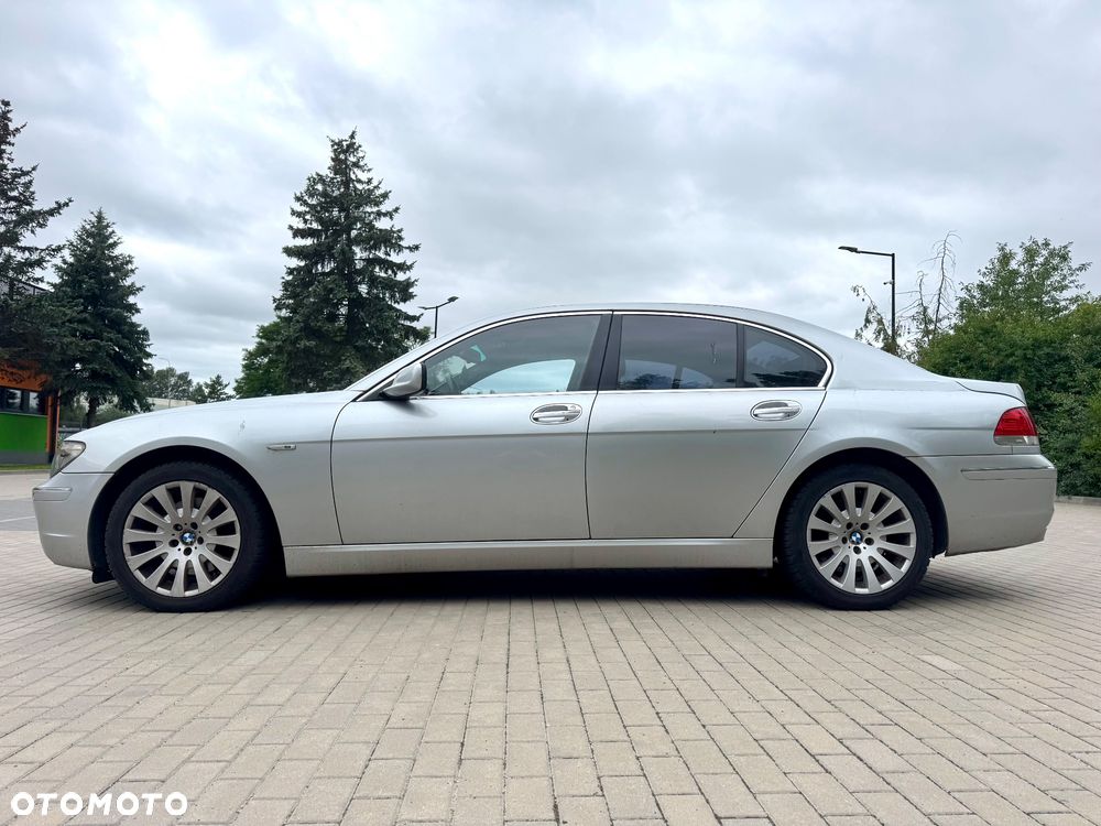 BMW Seria 7 750i - 11
