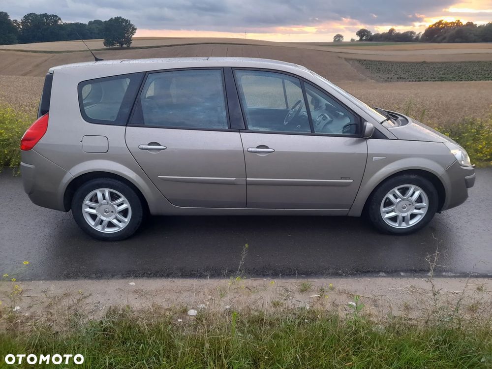 Renault Scenic 2.0 16V Emotion Plus - 7