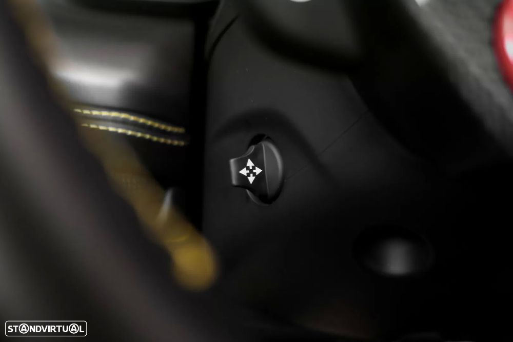 Ferrari F8 Tributo 3.9 Twin-Turbo V8 — fotografia 18