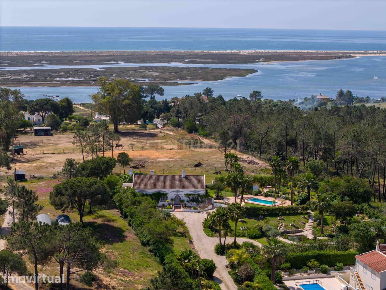 Moradia Única no Coração da Ria Formosa – Sítio do Pinheiro, Luz de Ta - Grande imagem: 3/46