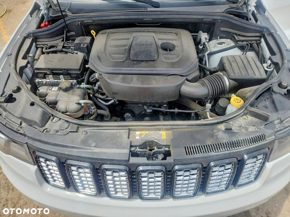 Jeep Grand Cherokee - 12