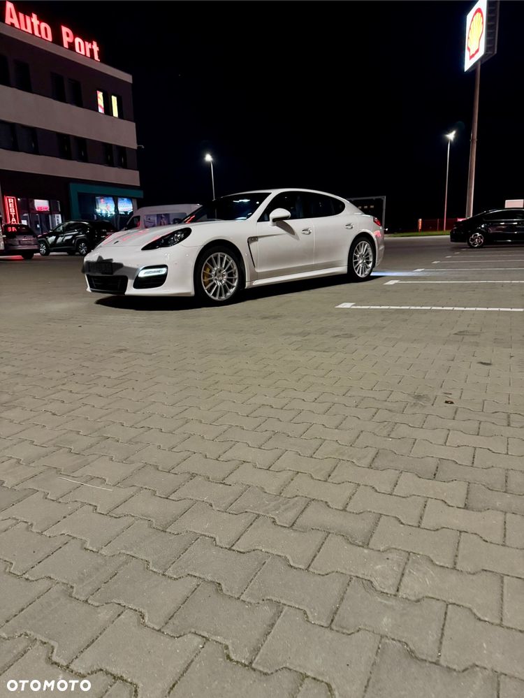 Porsche Panamera Turbo - 7