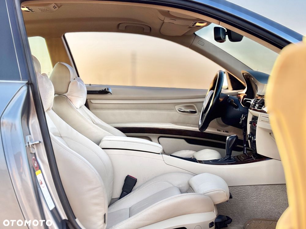 BMW Seria 3 325i - 16