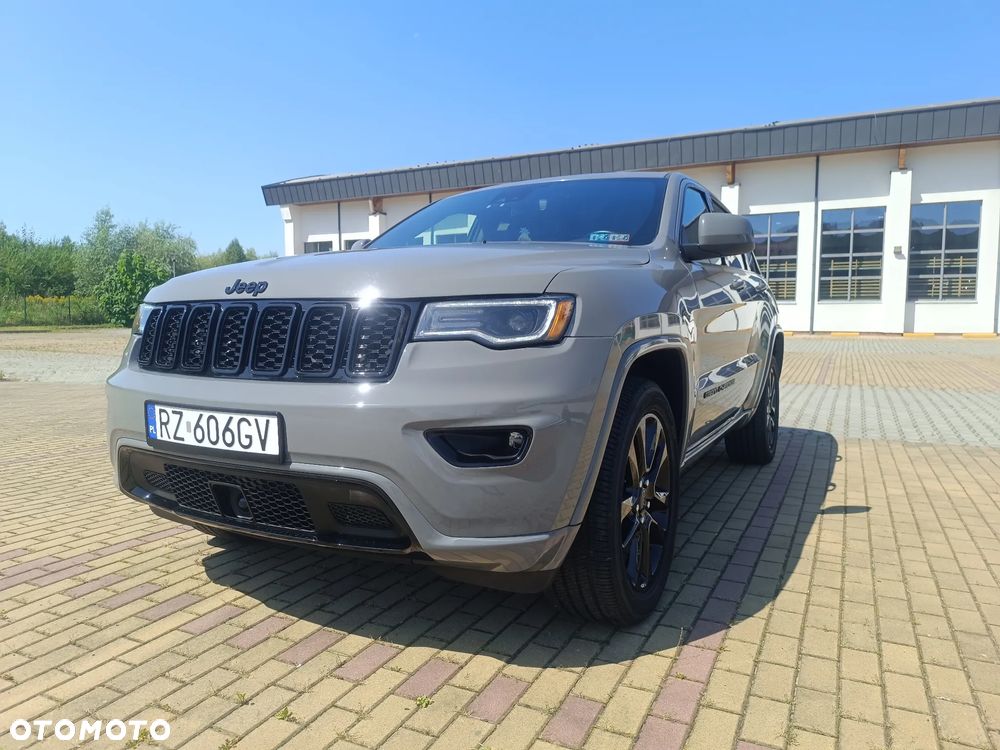 Jeep Grand Cherokee - 8