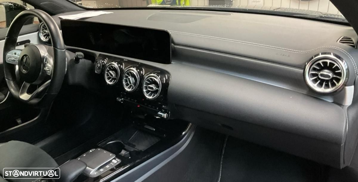Mercedes-Benz A 250 e AMG Line - 4