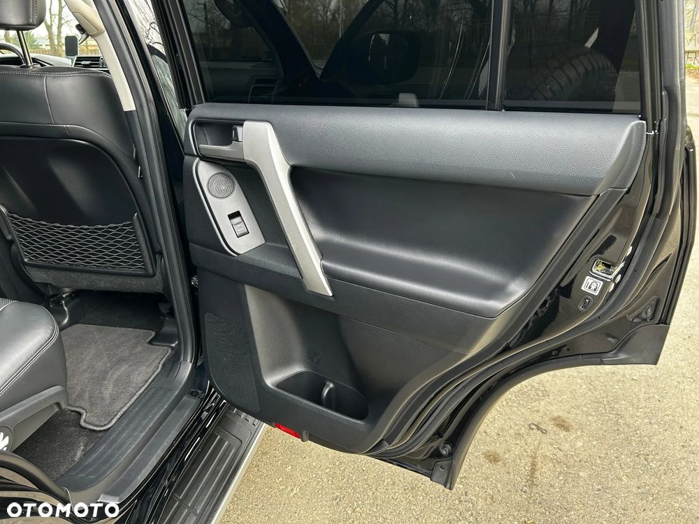 Toyota Land Cruiser LC 2.8 D-4D Executive - 9
