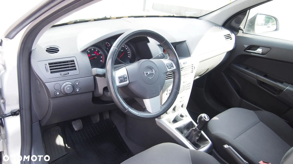 Opel Astra 1.6 Enjoy - 23