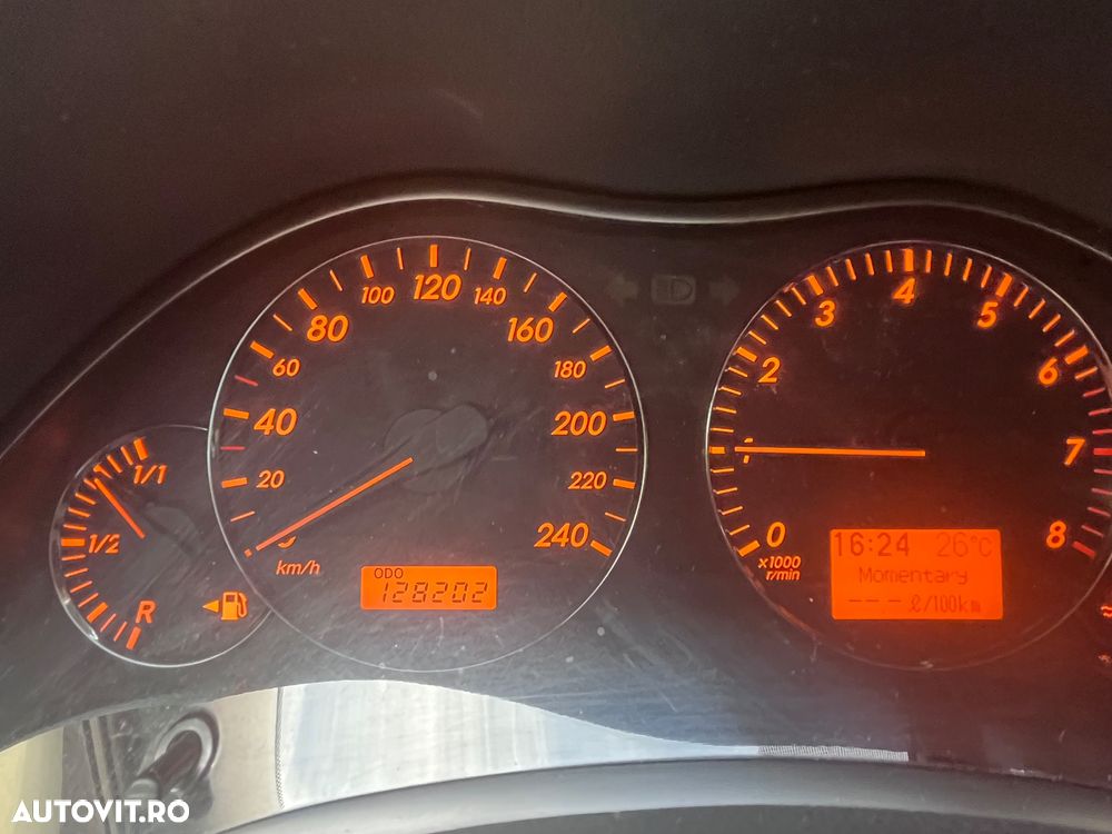 Toyota Avensis 1.8 Executiv - 13