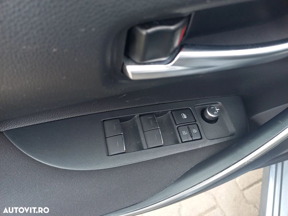 Toyota Corolla 1.8 HSD Business - 9