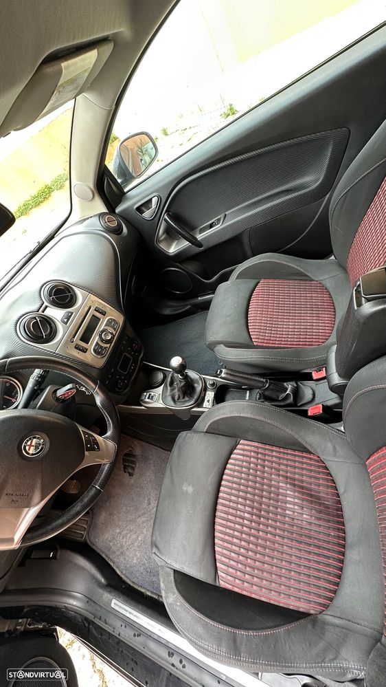 Alfa Romeo MiTo 1.3 JTD Distinctive - 18