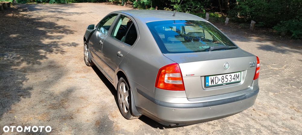 Skoda Octavia 1.6 FSI Elegance - 7