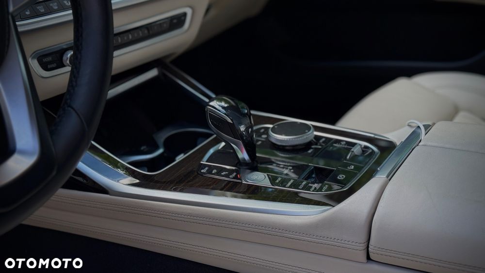 BMW X7 xDrive40i - 10