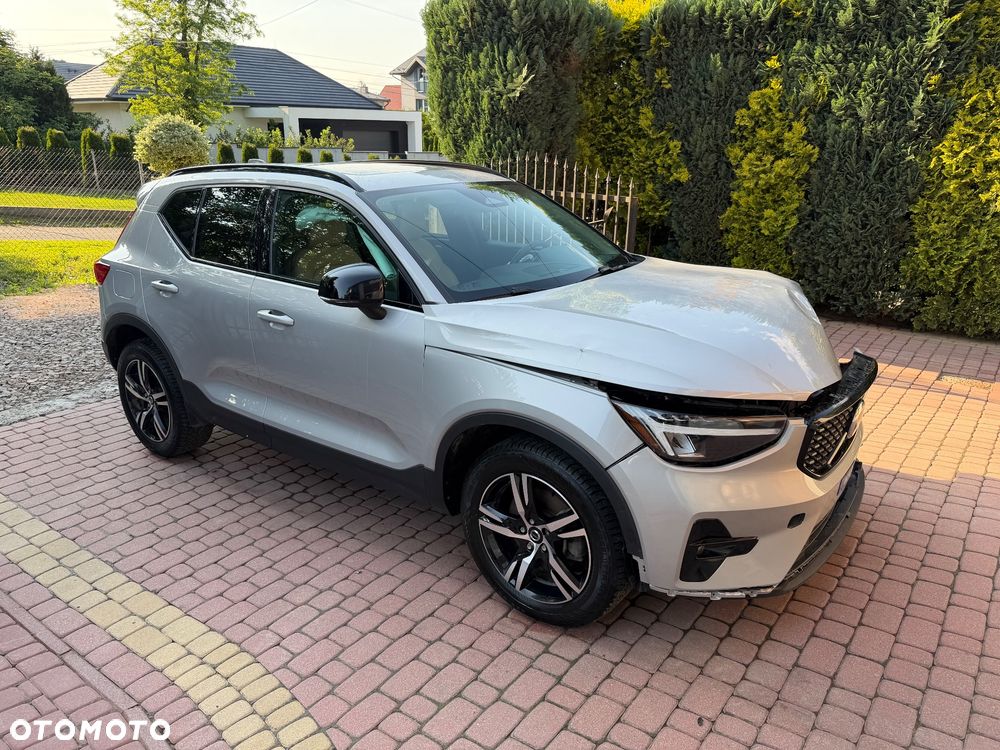 Volvo XC 40 B5 B AWD Ultimate Dark - 4