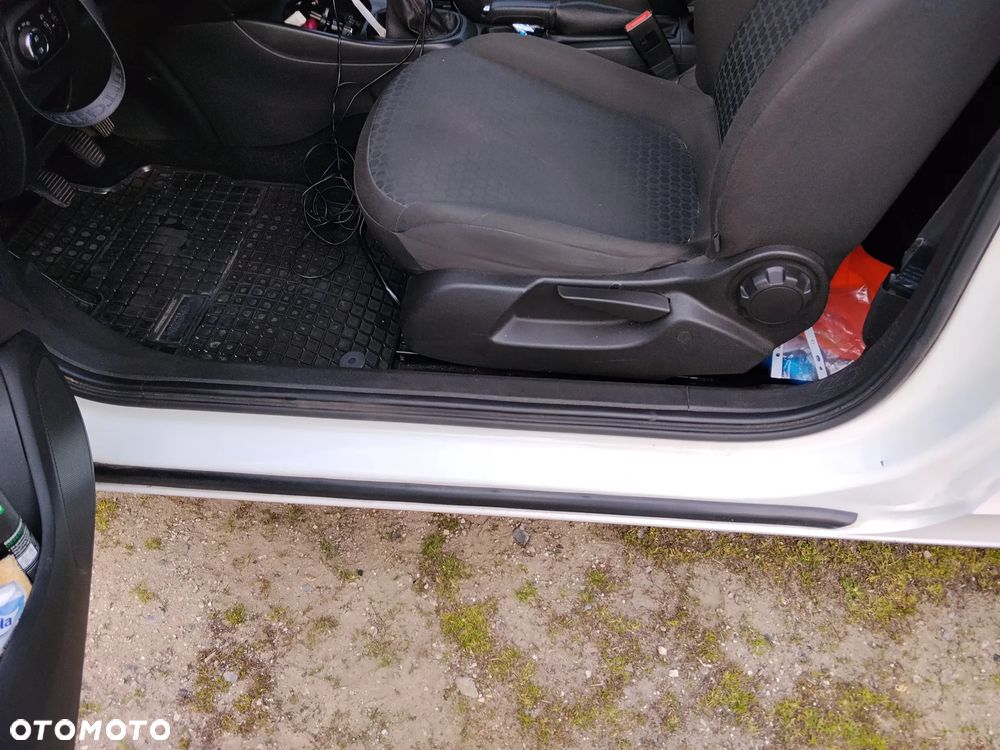 Opel CORSA -E VAN - 8