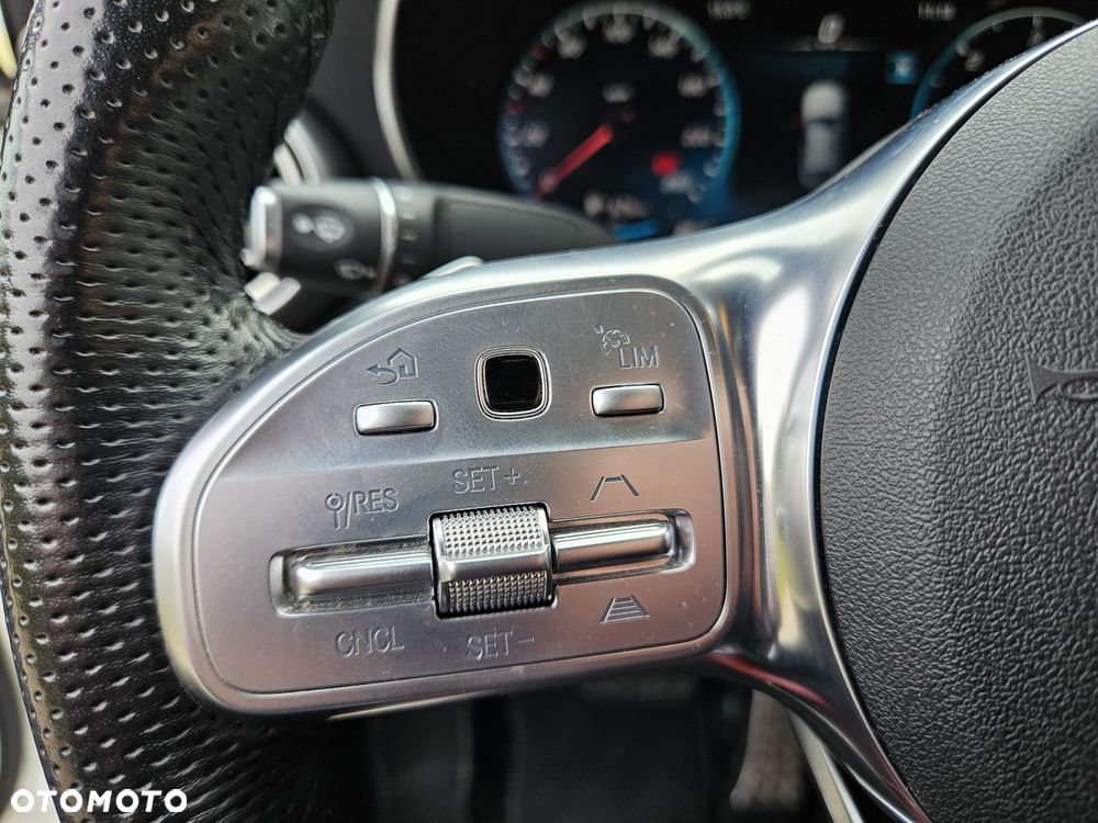 Mercedes-Benz GLC 300 d 4Matic 9G-TRONIC Exclusive - 39