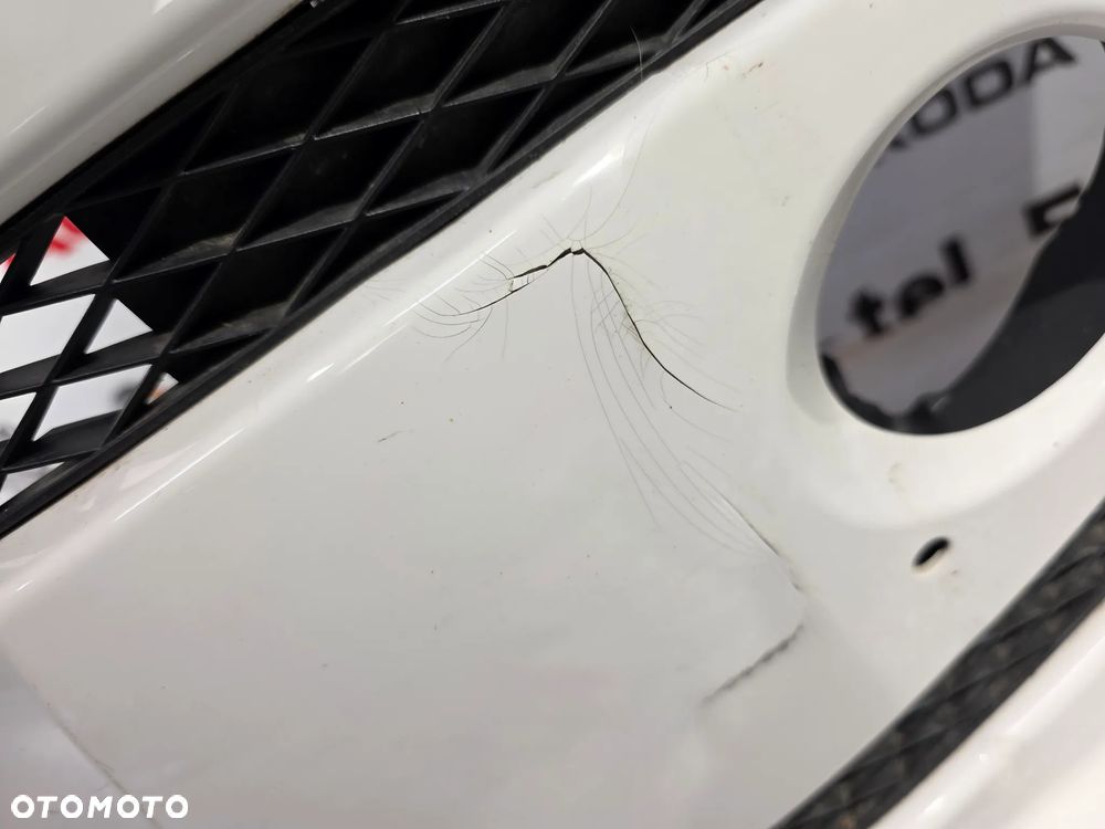 VW UP 11- ZDERZAK PRZEDNI PRZÓD , KOLOR BIAŁY , NA HALOGENY , NR AUKCJUI NZ1516 - 12