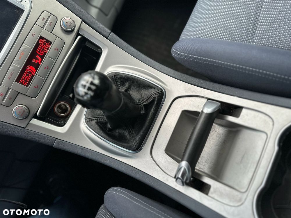 Ford S-Max - 14