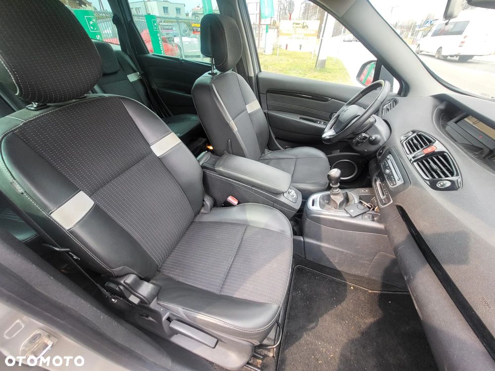 Renault Scenic - 12