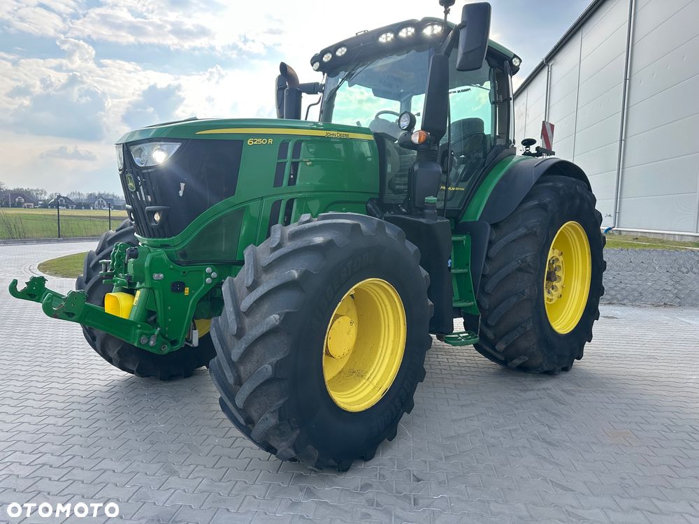 John Deere 6250 R - 1