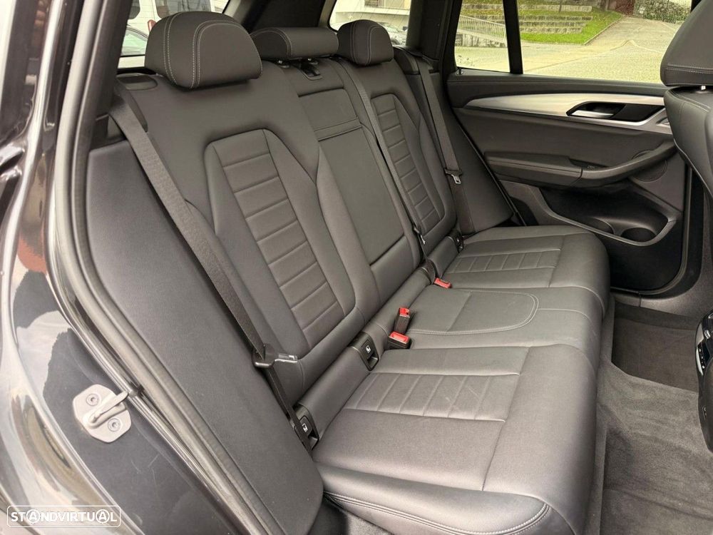 BMW iX3 Inspiring - 43