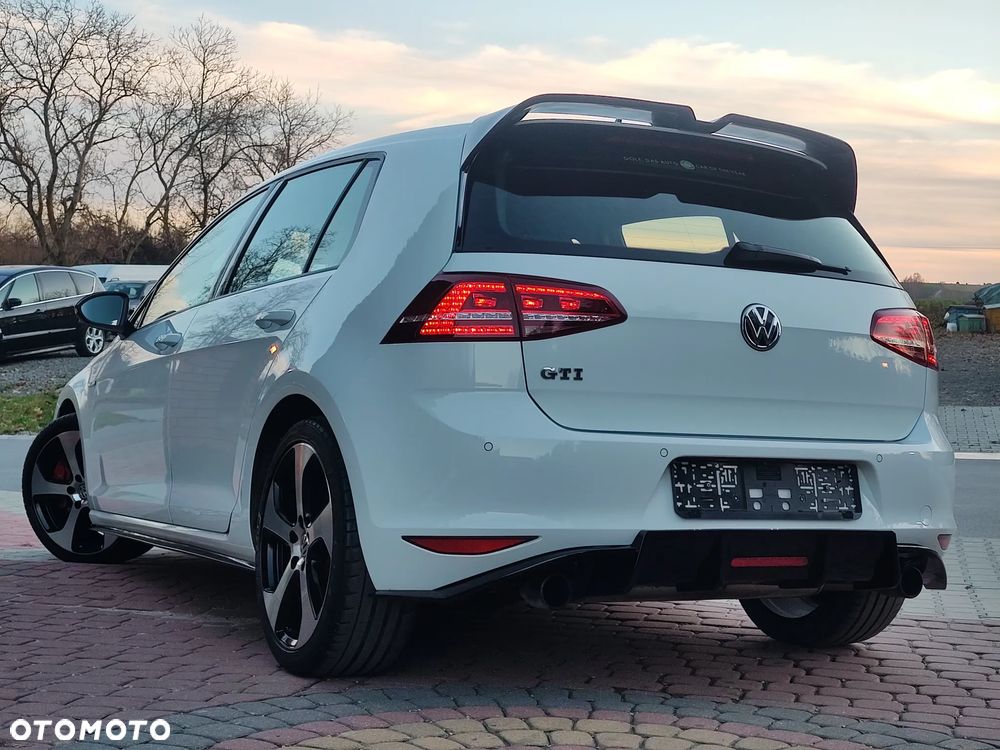 Volkswagen Golf 2.0 TSI BMT GTI Performance - 14