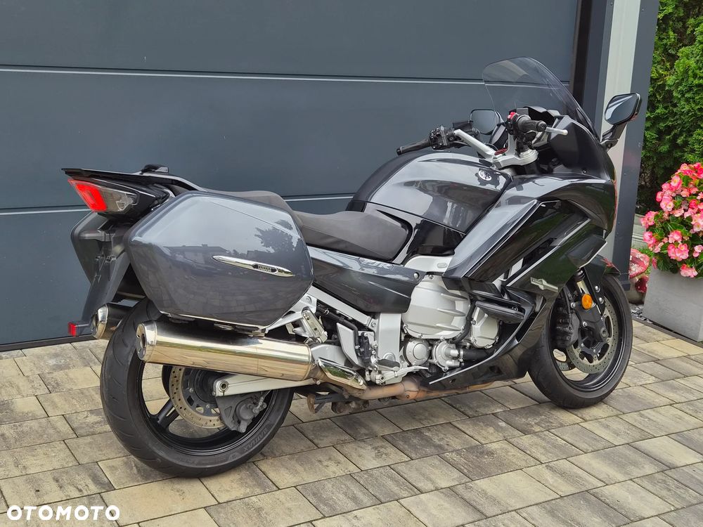 Yamaha FJR - 9
