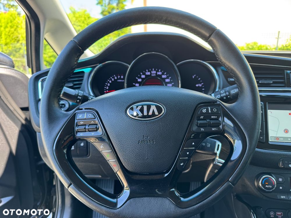 Kia Ceed 1.6 GDI Dream-Team Edition - 30